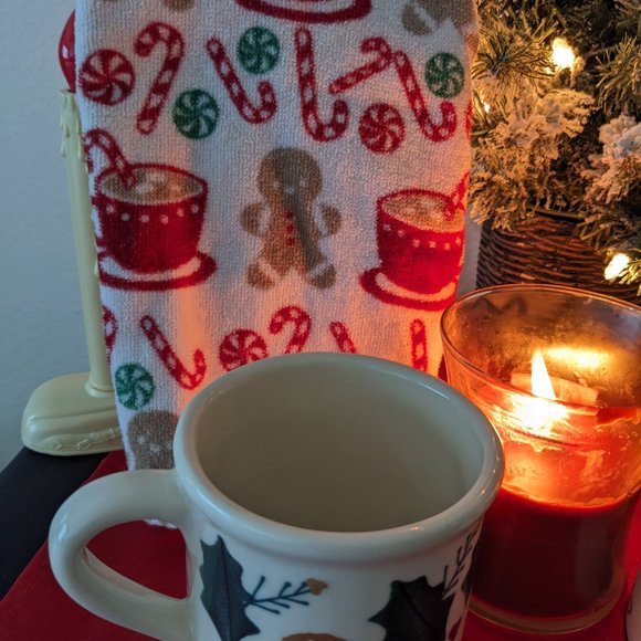 2 Vtg. 1982 Ceramic Gingerbread Man Mugs/Matching Hand Towel Hot Chocolate - Picture 9 of 13